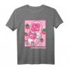 Kawaii Japanischer Macaque-Affe Anime T-Shirt mit Erdbeeren & Regenbogen – Perfekt für Otaku, Anime- und Tierliebhaber
