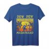 Vintage Monkey Pew Pew Madafakas T-Shirt – Lustiges Affen mit Pistolen Design, Perfekt als Geschenk zum Geburtstag, Weihnachten oder Vatertag
