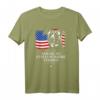 American Staffordshire Terrier Mom T-Shirt mit Amerika Fahne – Stolzes Hundeliebhaber-Design für Züchter, Spaziergänge & Hundeschule