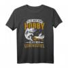 Herren Angeln Ist Mein Lebenstiel - Lustiges Fischer Spruch T-Shirt als Geschenk für Angler, Papa, Bruder & Opa