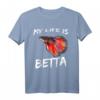 My Life is Betta - Lustiges Kampffisch Geschenk für Aquarianer und Aquascaper | Perfektes Hobbyzubehör & Geschenkidee