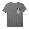 Border Collie in der Brust-Tasche - Hundebesitzer T-Shirt, perfektes Geschenk für Hundeliebhaber & Herrchen/Frauchen