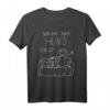 Der mit dem Hund chillt lustiges Hunde T-Shirt für Hundebesitzer - Perfekt für Herrchen, Frauchen, Hundemama & Hundepapa