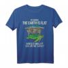 Flat Earth Society T-Shirt mit Turtle und Elefanten – Lustiges Geschenk für Wissenschaftler, Space-Fans, Lehrer und Gläubige an die flache Erde