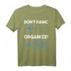 Don't Panic Organize Fischschwarm Hai T-Shirt – Mut, Organisation & Meeresmotivation für Fisch- und Meeresliebhaber