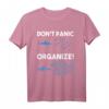 Don't Panic Organize Fischschwarm Hai T-Shirt – Mut, Organisation & Meeresmotivation für Fisch- und Meeresliebhaber