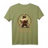 Hero Bear Wojtek Kurzarm T-Shirt – Militärisches Design, Maskottchen & Soldatenthema für Geschichts- und Tierliebhaber