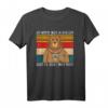 Ich würde mich ja kratzen, aber es juckt mich nicht! Lustiges Bären T-Shirt mit Spruch für Herren und Damen – Humorvolles Geschenk für Kaffee- und Ironiefans
