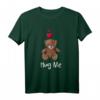 Hug Me Teddy Bär T-Shirt für Bärenfreunde - Lustiges, buntes Teddymotiv für Bärenmama & Bärenpapa, perfekt als Geschenk