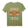 Drink Coffee I Hate People And I Know Things Bär Geschenk T-Shirt – Lustiges Kaffee T-Shirt für Morgenmuffel und Büro-Kollegen zum Geburtstag, Weihnachten & besonderen Anlässen