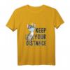 Damen Lustiges Bengal Katze mit Schutzmaske Keep your Distance T-Shirt – Perfektes Design für Katzenliebhaberinnen, Damen und Katzenbesitzer