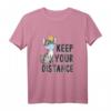 Damen Lustiges Bengal Katze mit Schutzmaske Keep your Distance T-Shirt – Perfektes Design für Katzenliebhaberinnen, Damen und Katzenbesitzer