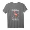 Humorvolles Flamingo Unter Tauben T-Shirt für Taubenzüchter, Brieftaubensport & Ruhrpott - Perfekt für Vogelliebhaber