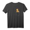 Capybara in Brusttasche T-Shirt - Lustiges Tiermotiv für Tierliebhaber und Capybara-Besitzer