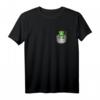 Chamäleon in Brusttasche Leguane Zucht Reptilien Geschenk T-Shirt – Perfekt für Reptilienliebhaber, Züchter & Farbwechsel-Fans zu Weihnachten & Geburtstag