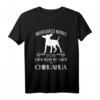 Herren Unterschätze niemals einen Mann... lustiges Chihuahua T-Shirt – Witziges Geschenk für Hundeliebhaber, Züchter & Hundepapas