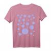 Polka Dot Hellviolette Blase Dalmatiner Punkte T-Shirt – Abstraktes, modisches Design für Hundeliebhaber und Trendsetter