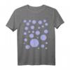 Polka Dot Hellviolette Blase Dalmatiner Punkte T-Shirt – Abstraktes, modisches Design für Hundeliebhaber und Trendsetter
