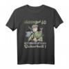 Geschenk Jäger Geburtstag über 60 Jahre Herren T-Shirt – Klassisch geschnitten mit Hochsitz und Hund als Natur- und Jagdgeschenk