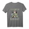 Geschenk Jäger Geburtstag über 60 Jahre Herren T-Shirt – Klassisch geschnitten mit Hochsitz und Hund als Natur- und Jagdgeschenk