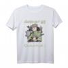 Geschenk Jäger Geburtstag über 60 Jahre Herren T-Shirt – Klassisch geschnitten mit Hochsitz und Hund als Natur- und Jagdgeschenk