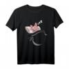 Sphynx Katze Liegt Im Bett Und Schläft Auf Einem Kissen T-Shirt – Perfekt für Katzenliebhaber, Morgenmuffel & Freunde haarloser Katzen