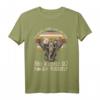 I'm Mostly Peace Love & Light & A Little Go Hippie Elefant T-Shirt – Inspirierende Yoga- und Meditationskleidung für Frauen, perfekte Geschenkidee für Yoga-Lehrer & -Studenten