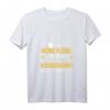 Damen Engel Flügel Hexen Besen T-Shirt mit lustigem Spruch – Humorvolles Damen Shirt für Alltag & Arbeit