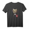 Kreatives Katzen Design: Katze stiehlt Fisch T-Shirt – Lustiges Tiermotiv für Katzen- und Fischfreunde als stylisches Geschenk