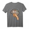 Inked Woman T-Shirt mit Gepard- und Leopardenmuster | Lippen Kussmund Design für starke, tätowierte Frauen – Statement Mode & Geschenk