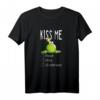 Lustiges Kiss Me Frosch Prinz T-Shirt - Comic Style Funshirt mit Kussmotiv für Teens, Damen & Herren, ideales Geschenk zu Weihnachten & Geburtstag