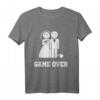 Game Over Pistole Fußfessel - Humorvolles Junggesellenabschied & Hochzeits-T-Shirt für Bräutigam & Ehemann mit Sarkasmus