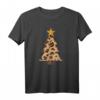 Cooles Weihnachtsbaum Leopard Gepard Fell Muster T-Shirt – Lustiges Tiermuster für Weihnachtsfeier, Advent & Geschenkidee