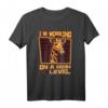Ich arbeite an einer hochrangigen afrikanischen Giraffidae-Giraffe T-Shirt – Lustiges Tiermotiv für Giraffenliebhaber und Experten
