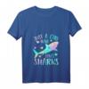 Nur ein Mädchen, das Haie liebt - Für Hai-Liebhaber T-Shirt mit V-Ausschnitt, perfektes Geschenk für Frauen & Mädchen