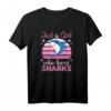 Just a Girl Who Loves Sharks - Lustiges Hai T-Shirt für Mädchen und Meeresliebhaberinnen