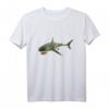 Gruseliger Hai T-Shirt - Klassisch geschnitten mit doppelt genähtem Saum, perfekt für Meeres- und Tierliebhaber