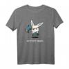 Killer Bunny Is My Spirit Animal - Lustiges Halloween Kaninchen T-Shirt mit Axt, Augenklappe & Latzhose