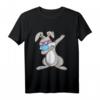 Dab Hase T-Shirt mit Sonnenbrille und Mundschutz – Lustiges Oster-Geschenk für Kinder und Erwachsene, perfekt für Karneval, Weihnachten und Geburtstagsfeiern
