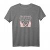 Damen Katzen T-Shirt mit Spruch – Was ist besser als eine Katze? Zwei Katzen! Lustiges Haustier-Design für Katzenliebhaberinnen