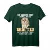 Shih Tzu Hund T-Shirt - Lustiger Spruch 'Ich arbeite hart damit mein Shih Tzu sein Luxusleben genießen kann' für Hundebesitzer & Geschenkidee