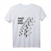 Never walk alone T-Shirt & Hoodie für Hundebesitzerinnen und Pferdeliebhaberinnen – Perfektes Geschenk zu Weihnachten oder Geburtstag