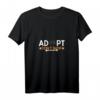 Adopt don't Shop T-Shirt für Tierfreunde mit Knochen, Pfoten und Tatzen - Perfekt als Geschenk für Katzen-, Hunde- und Tierschutzzentren