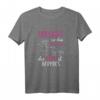 Damen Hundespruch T-Shirt Vorsicht vor dem Frauchen Hund ist harmlos - Lustiges Geschenk für Hundemamas & Hundebesitzerinnen