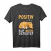 Positiv auf müde getestet Hund Schlafshirt – Lustiges T-Shirt für Morgenmuffel, Langschläfer & Hundeliebhaber, ideales Weihnachtsgeschenk