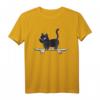 Lustiges schwarze Katze auf Skateboarder im Retro-Stil T-Shirt – Perfektes Geschenk für Katzen- und Skateboardfans