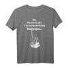 Lustiges Dudelsack T-Shirt mit Spruch 'die Katze ist ok ich übe' – Perfektes Geschenk für Bagpipes-Spieler & Dudelsack-Enthusiasten