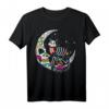 Día de Los Muertos T-Shirt mit Katze und Mond – Kulturelles Design für Feierlichkeiten und Alltag