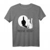 Ich Muss Gar Nix Katze Pauschal Dagegen T-Shirt - Lustiges Geschenk für Katzenmamas & -papas, Geburtstags- & Weihnachtsgeschenkidee