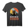 Lustiges Katze mit Kanonen T-Shirt – Western-inspiriertes Design für Katzenliebhaber & Humorvolle Tierfans